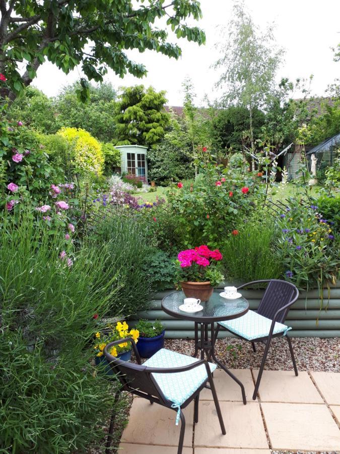 Santi Bhavana Bed & Breakfast Westbury  Luaran gambar