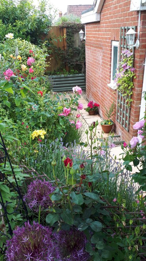 Santi Bhavana Bed & Breakfast Westbury  Luaran gambar